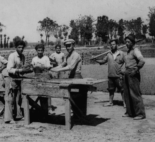 Read more about the article Τεχνίτες πρόσφυγες του 1922 στη Δράμα<br>Μεταπλάθοντας το χώμα της δραμινής γης<br>(ΜΕΡΟΣ ΤΡΙΤΟ)