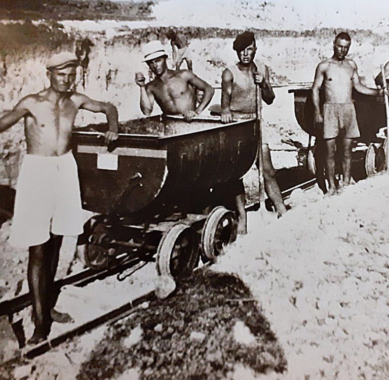 Read more about the article Προσφυγιά 1922 και μνήμη.<br>Οι απόγονοι θυμούνται